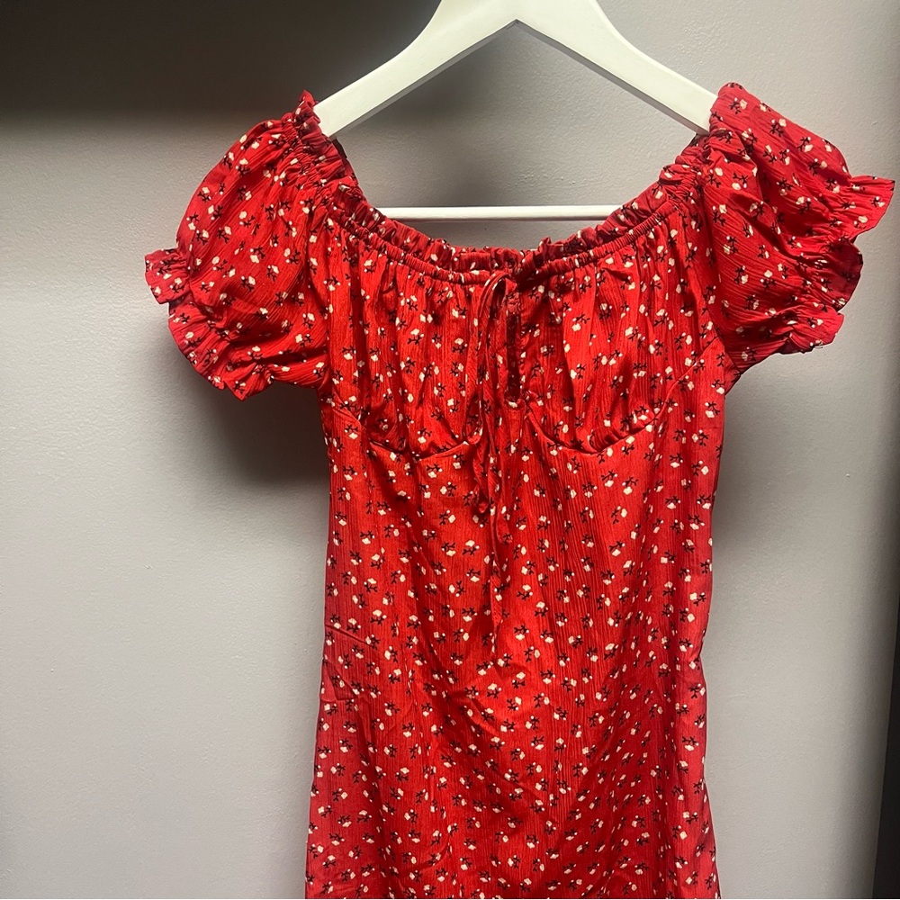 🤎5/$25 red floral dress